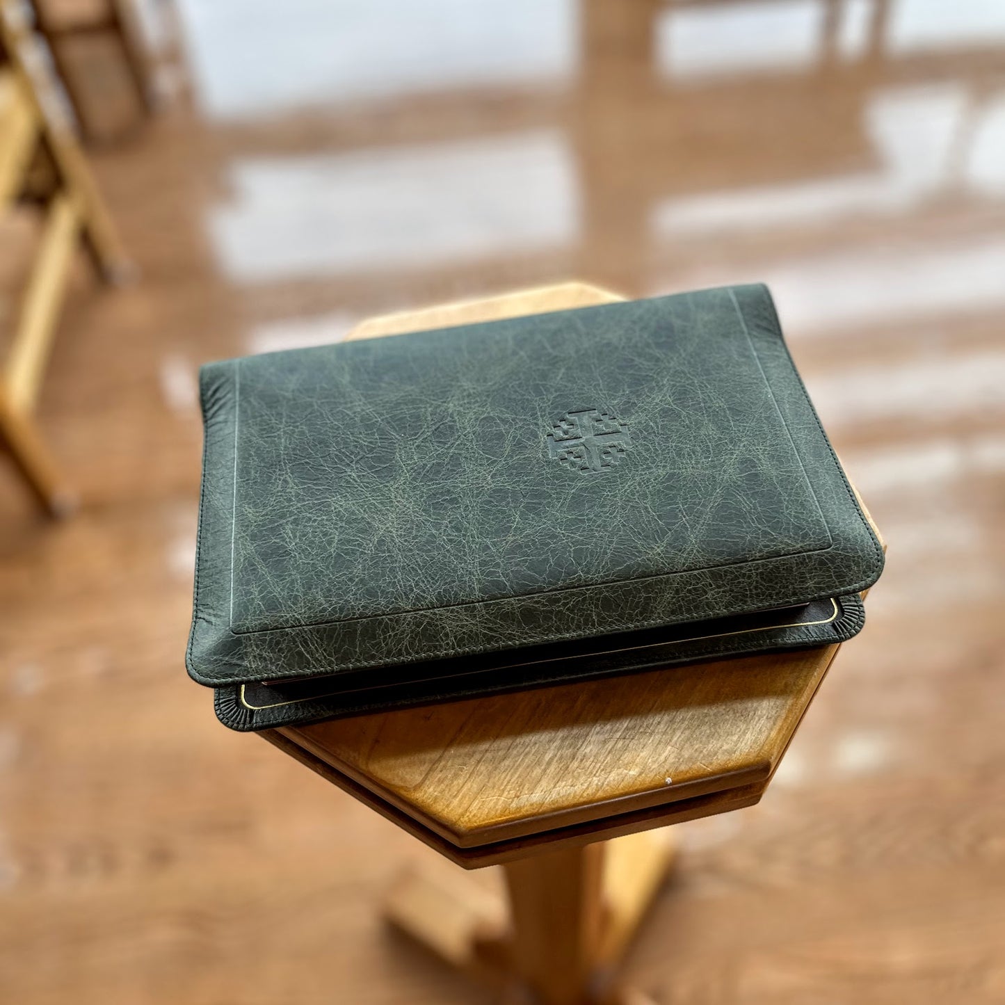 Schuyler Treveris ESV, Full Yapp Olive Green Calfskin Bible